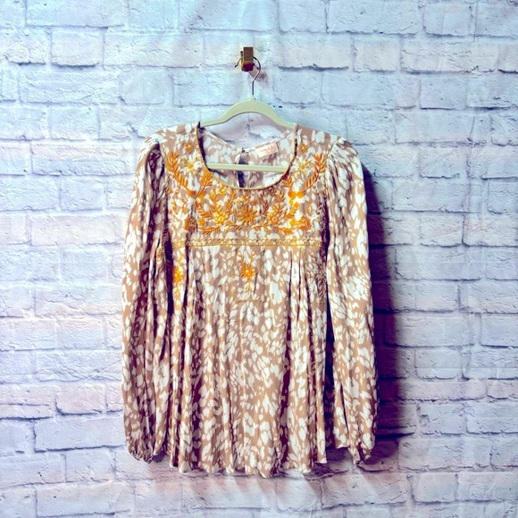 Flowy Blouse - Picture 1 of 7